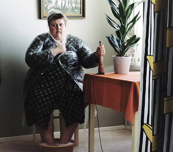 Слишком честно: «Чёрный юмор» по-фински на скандальных селфи Ийю Сусирайя Слишком честно: «Чёрный юмор» по-фински на скандальных селфи Ийю Сусирайя ийю сусирайа