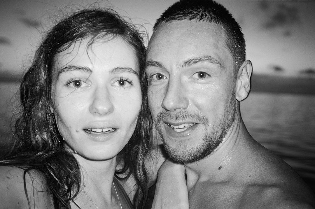 Без пластики и фотошопа: молодые российские певицы, которые выступают за натуральную красоту