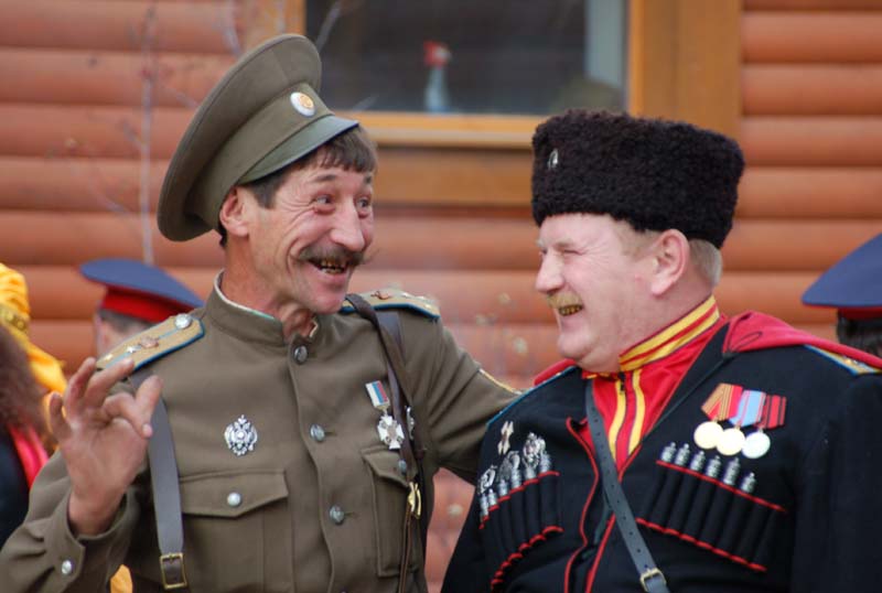 Новочеркасские казаки провели акцию в честь Дня светофора