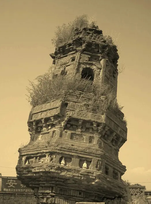 Башни, которые не падают Башни, которые не падают история