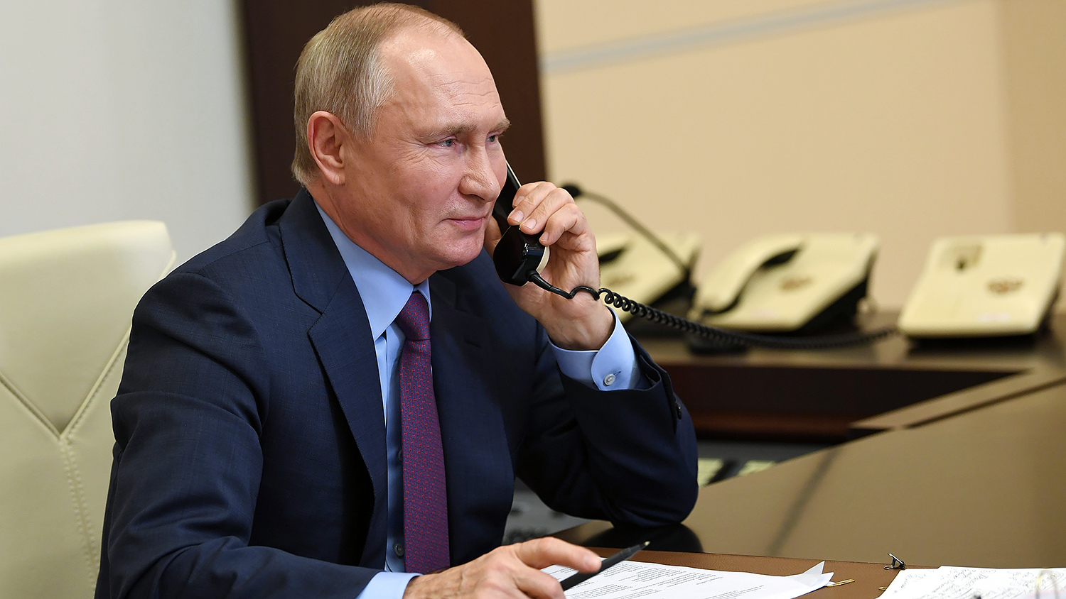 Путин провел телефонный разговор с президентом Кубы Диас-Канелем
