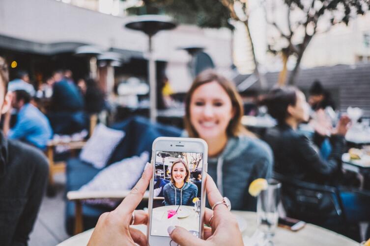 Как фотографироваться с естественной улыбкой? Как фотографироваться с естественной улыбкой? перед, можно, когда, могут, человек, примеру, может, чтобы, состоянии, Причем, тревога, улыбку, своевременно, дискомфорта, будет, настроение, только, эмоции, несколько, быстро