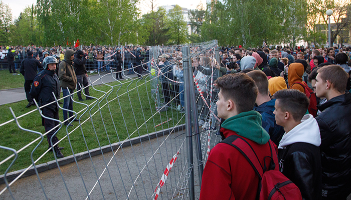 В Екатеринбурге разверзлись врата ада. Но это не страшно колонна,россия,ХамыПротивХрама