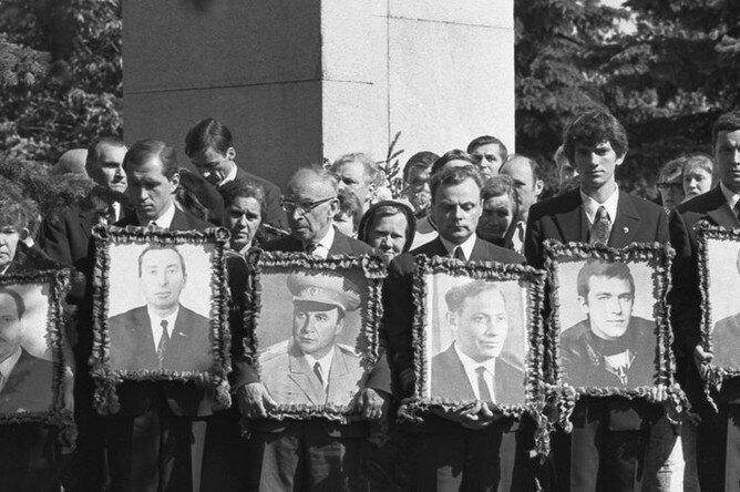 «Смертельное пике»: как падал Ту-144. 46 лет назад в Ле-Бурже разбился советский Ту-144 «Смертельное пике»: как падал Ту-144. 46 лет назад в Ле-Бурже разбился советский Ту-144