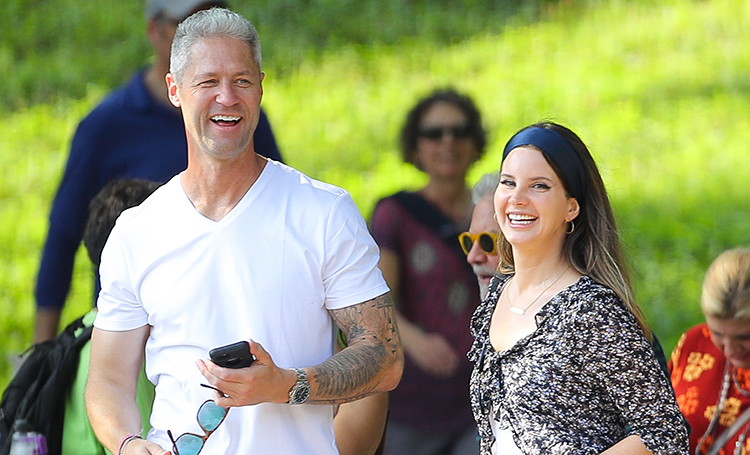 Лана Дель Рей рассталась с бойфрендом-полицейским