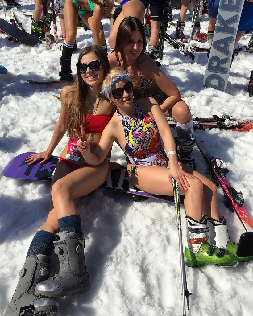 Как тысячи красивых девушек катаются на лыжах в бикини: в Сибири прошел GrelkaFest конкурс,фото,фотография,фотосафари