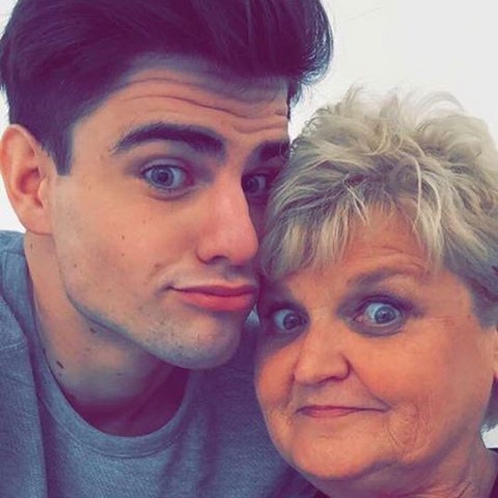 Его дразнили в школе и издевались, а потом он решил изменить себя. Теперь парень модель и мечта тысяч девушек! видео,заморские звезды,звезда,красота,модельный бизнес,развлечение,фото,шоу,шоубиz,шоубиз