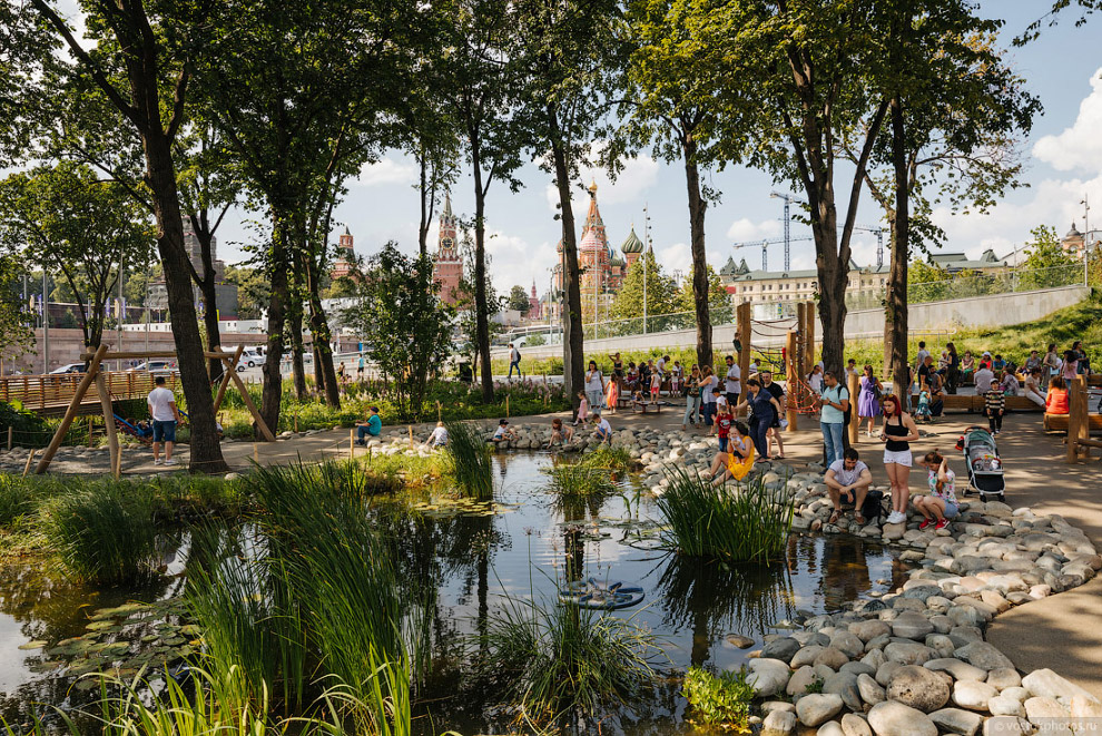 Как выглядит самый дорогой парк в Москве год спустя