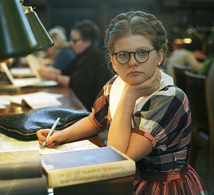 От железной леди до хипстерши: как изменился офисный стиль в России за 70 лет мода и красота,модные тенденции,офисный стиль,стиль