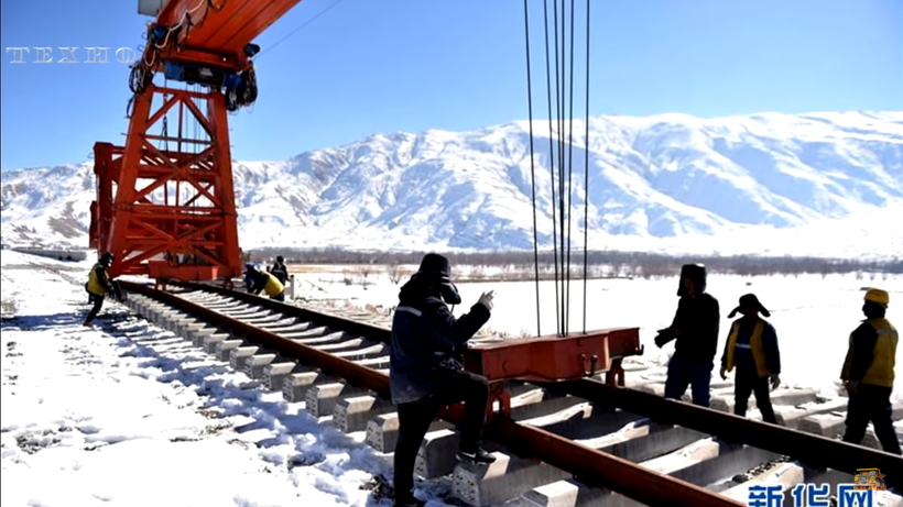Видео: Как китайцы построили самую сложную железную дорогу в мире железная дорога,интересное,строительство