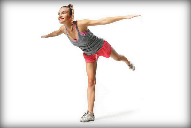 Упражнение «Ласточка» — на баланс и укрепление мышц спины и ног диета и фитнес,здоровье,красота,Ласточка,похудение,сила,упражнения