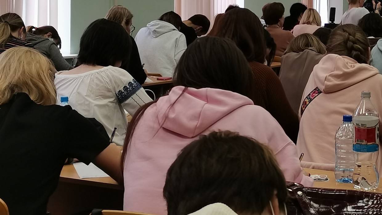 Арестованные в Красноярске подростки «заминировали» школы с целью сорвать контрольную