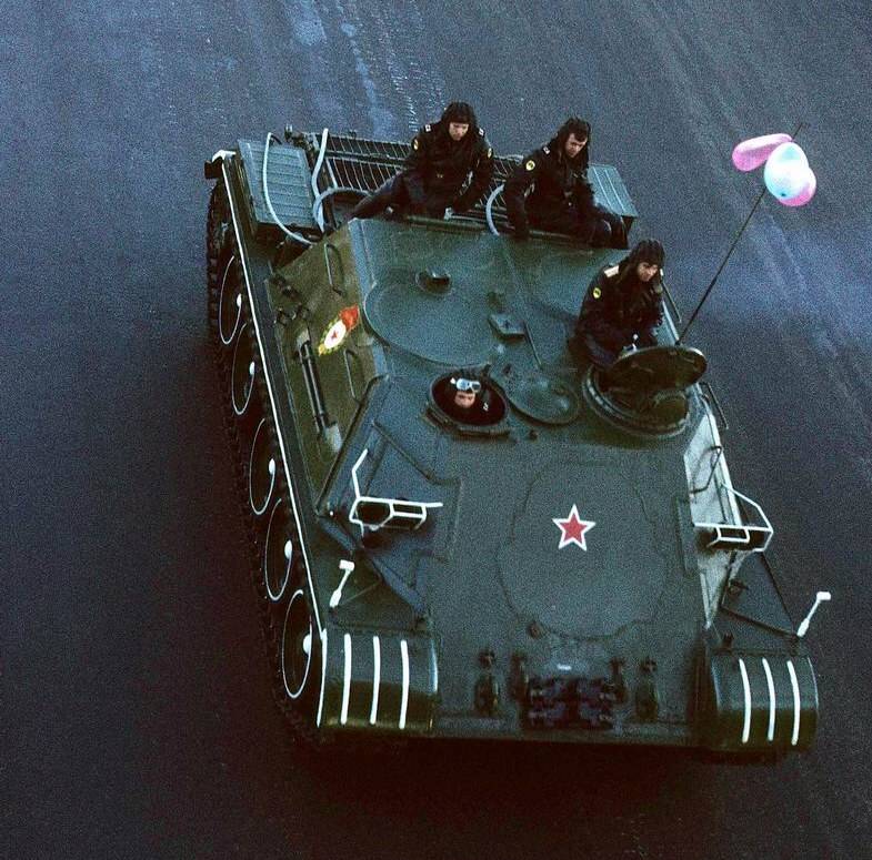 ТОП: тягач обеспечения парадов ТОП: тягач обеспечения парадов оружие