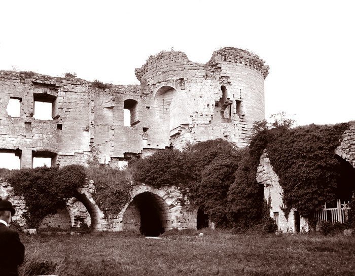 Замок Куси, Франция, 1904 ХХ век, винтаж, восстановленные фотографии, европа, кусочки истории, путешествия, старые снимки, фото
