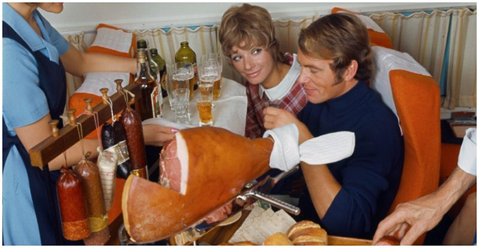 Как летали в самолётах в середине XX века: Когда каждый перелет - роскошный праздник Как летали в самолётах в середине XX века: Когда каждый перелет - роскошный праздник авиатур,мир,поездка