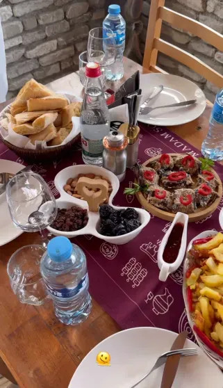 Виктория Лопырёва показала, как отдыхает с сыном в Грузии Лопырёва, ЛопырёваВиктория, Виктории, вместе, ЛопырёвойФото, Виктория, сыном, подругамиВиктория, бизнесмена, Булатов, женат, класс, рождения, несколько, наследником, подругойВиктория, Грузии, модель, Булатова, родила