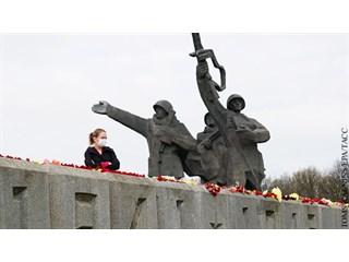 Как спасти советские монументы в Прибалтике Как спасти советские монументы в Прибалтике Латвии, монумент, памятник, Освободителям, памятника, монумента, может, города, сноса, мемориал, выборов, министерства, Поскольку, защиты, словам, мемориальных, является, власти, погибших, этого