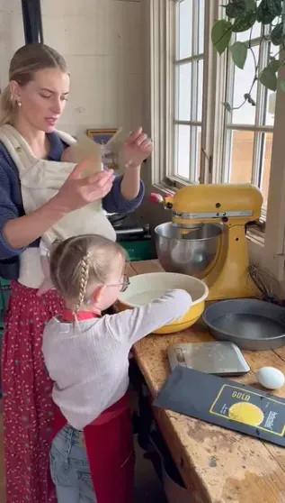 Самая популярная tradwife Ханна Нилман ждёт девятого ребёнка Нилман, мужемХанна, Ханна, стала, НилманХанна, tradwife, которые, которая, Ханны, мамой, написал, жизни, чтобы, Однако, этого, своего, домашних, временем, готовит, также