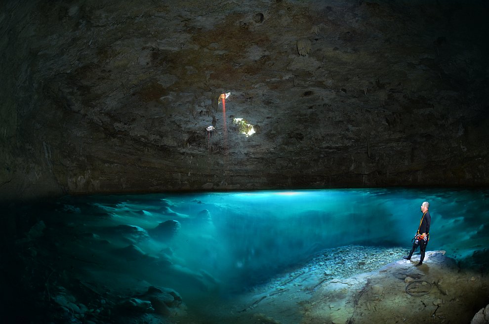 Удивительные подводные пещеры планеты Флорида, Боуэн, подводных, фотографии, светодиодных, фонарей, пещеры, Флориде, подводные, Изумруднозеленые, интервальную, съемку, кадров, использовались, Известный, ночное, светодиодные, фонари, Багамы, воды Крокодиловой