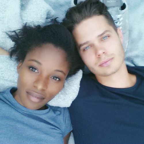 Любовь не знает границ, ей всё равно какого ты цвета Любовь не знает границ, ей всё равно какого ты цвета не всё так грустно