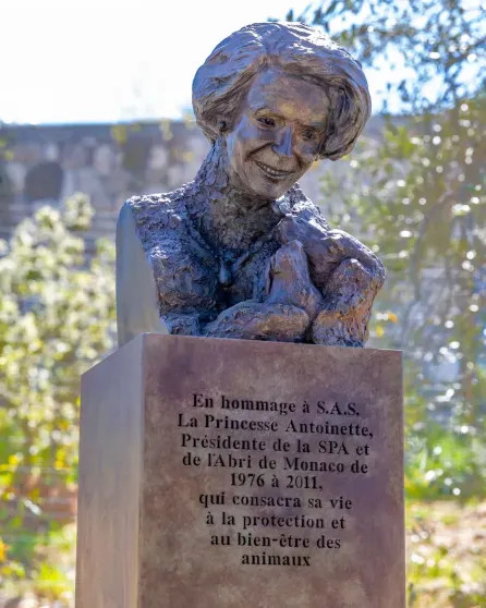 Княгиня Шарлен, князь Альбер II и члены монаршей семьи посетили приют для животных в Монако Шарлен, Альбер, князь, Монако, княгиня, Масси, животных, князя, приюта, семьи, Гримальди, Камилла, Стефания, принцесса, принцессы, ШарленКнягиня, МеланиАнтуанетта, IIКнягиня, Уиттсток, IIГарет