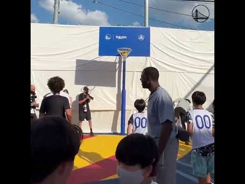 «Уорриорз» опубликовали видео, как Дрэймонд Грин ставит блок-шоты юным баскетболистам