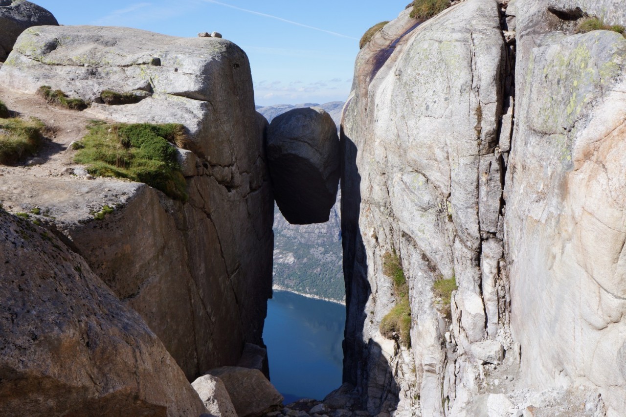 Камень в норвегии фото