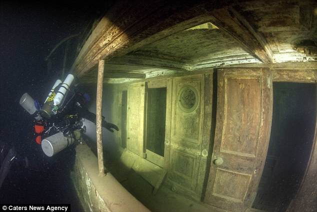 Подводная прогулка по затонувшему 107 лет назад кораблю 