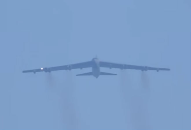 Экстремальный разворот огромного Б-52 в воздухе сняли на видео Уникальную, крепостью»Этот, моментТрудно, поверить, самолет, таких, размеров, способен, подобные, трюки, прозвали, «Небесной, стратегический, очень, бомбардировщик, стоит, вооружении, Замены, собираются, искать