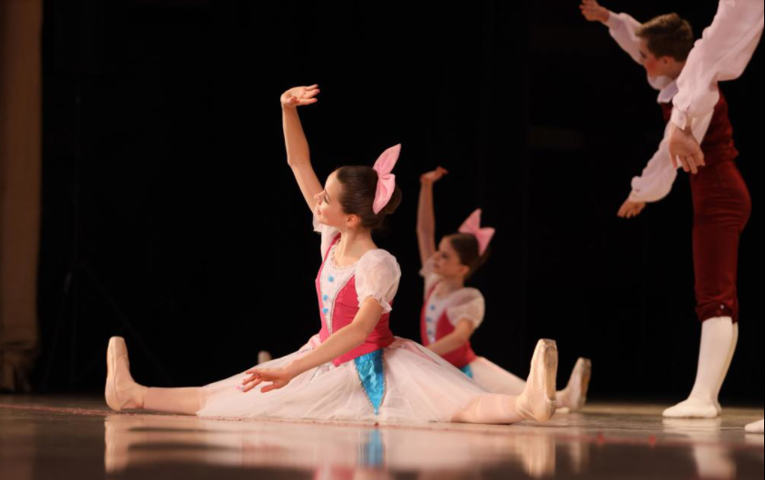 Фото с сайта училища театра танца "Гжель"