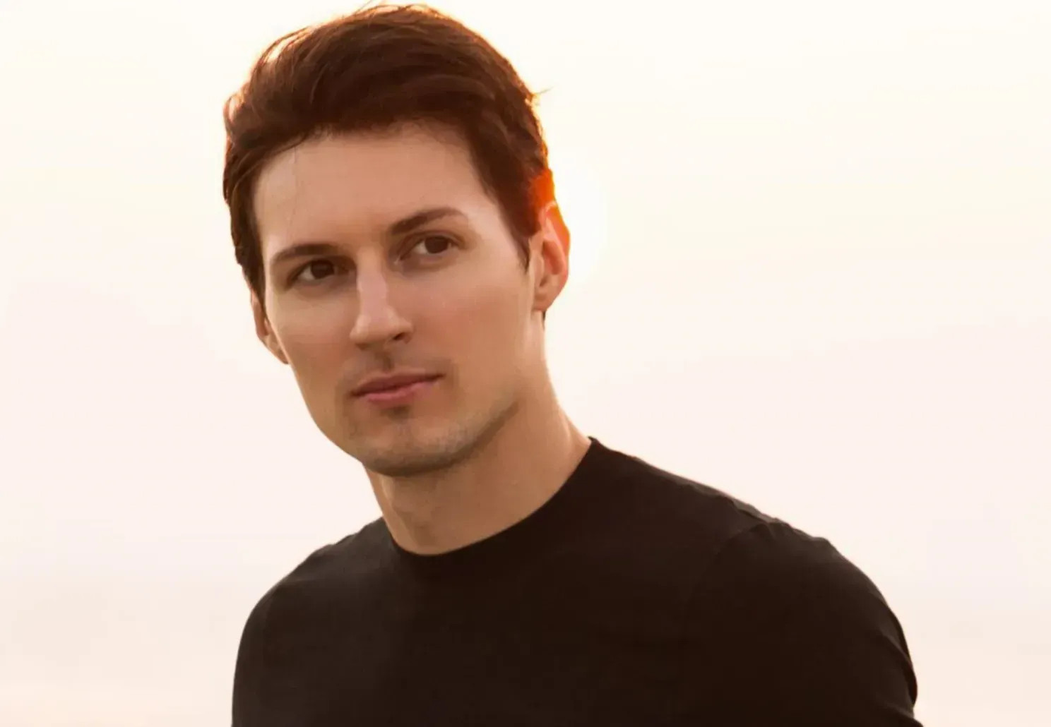 "Дуров — наш, и крестился по-русски, за народ свой стоял". Павел Дуров представил новый трек в жанре военного марша