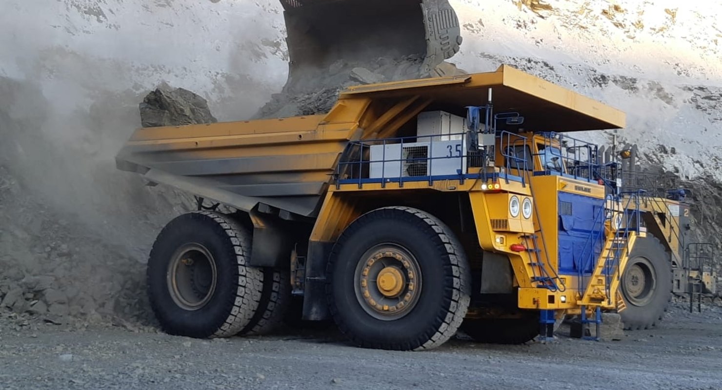 На Наталкинском карьере в Магадане запустили самосвалы БелАЗ