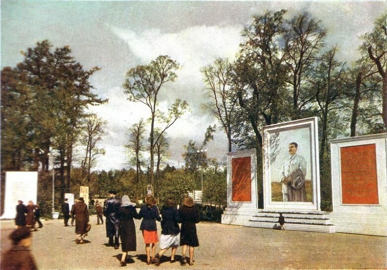 Последний год сталинской эпохи в цвете Последний год сталинской эпохи в цвете