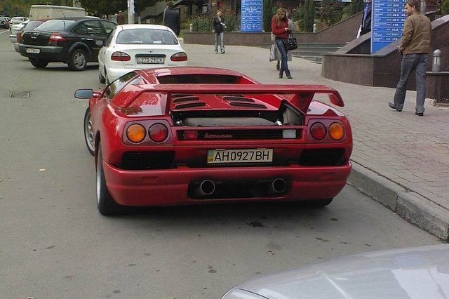 Lamborghini Diablo, которые катались по России и куда их увезли потом авто,авто и мото,автосалон,машины,прошлый век