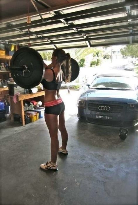 Девушки в коротеньких шортиках напомнят вам о лете (29 фото)