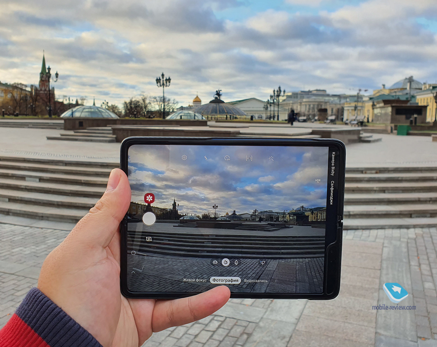 Mobile-review.com Десять причин купить Samsung Galaxy Fold samsung galaxy fold,обзор,товары
