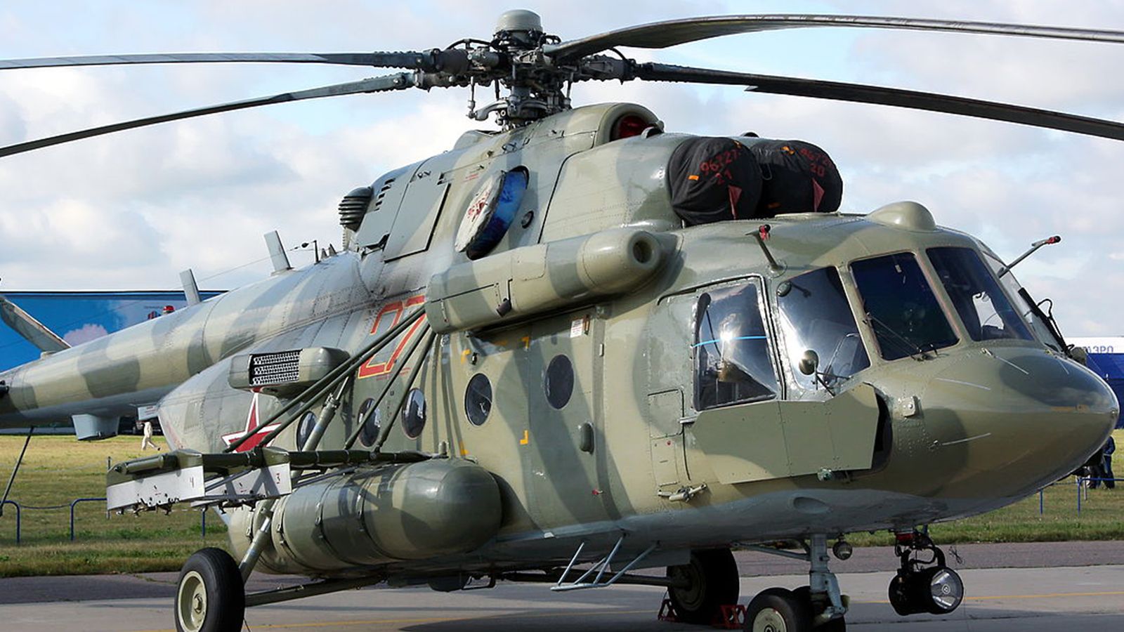Вертолет Ми-8 потерпел крушение в московском аэропорту Внуково