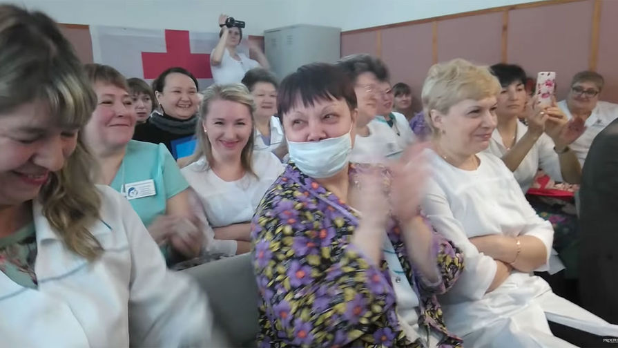 Посмеявшихся над зарплатами сотрудниц роддома вынудили уволиться россия