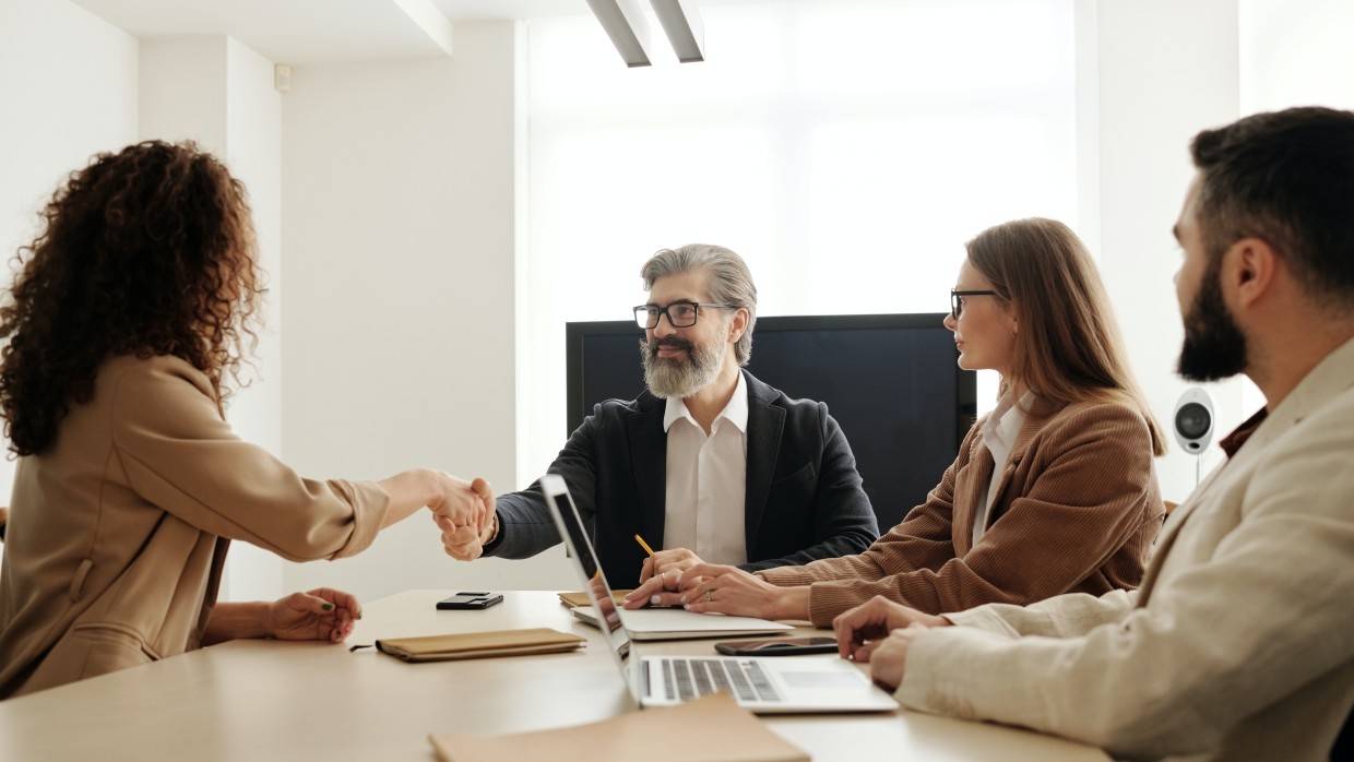 Полностью отказаться от удаленки после пандемии планируют 27% компаний в России