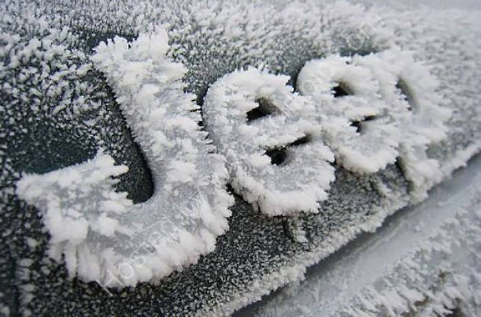 25 ледяных произведений искусства, в которые мороз превратил обычные автомобили