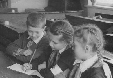 По каким причинам в СССР было запрещено использовать химический карандаш