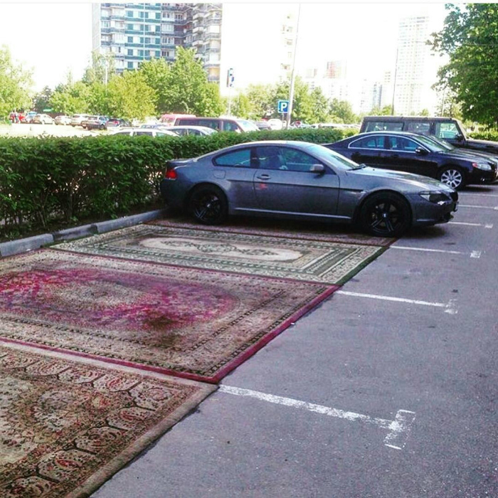 VIP-места на парковке.