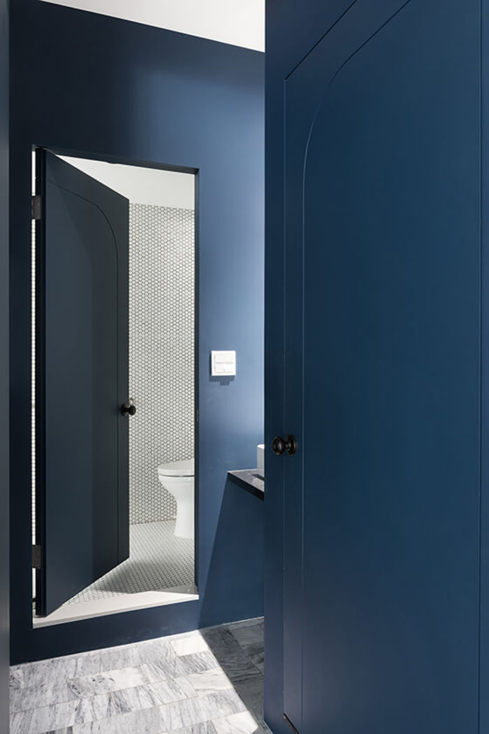 Просторная светлая квартира с диагональным дизайном Просторная светлая квартира с диагональным дизайном геометрический узор