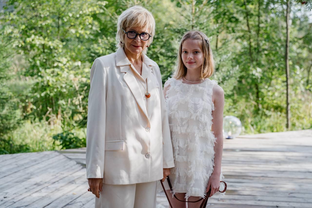 Кадр из фильма К себе нежно