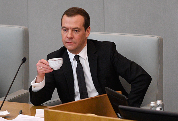 Дмитрий Медведев повторил свою позицию по обвинениям ФБК 19 апреля с трибуны Госдумы, назвав Навального «политическим проходимцем»