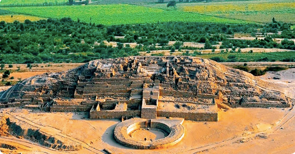 Караль. Фото взято с сайта: https://www.perucaraltours.com/en/producto/caral-sacred-citadel-lima/