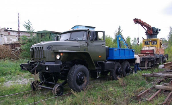 Локомобиль Урал Некст