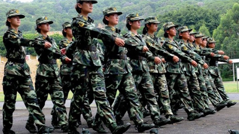 Китайский спецназ
Великий Дракон имеет только один отряд специального назначения, в котором нет бойцов мужского пола. Его база находится в Гонконге, а всего подразделение насчитывает две сотни солдат.