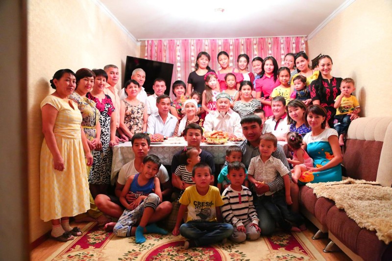 12. Будьте осторожны при выборе половинок! К некоторым идет целый вагон родственников в придачу когда же вы уедете, приехали погостить, родственники