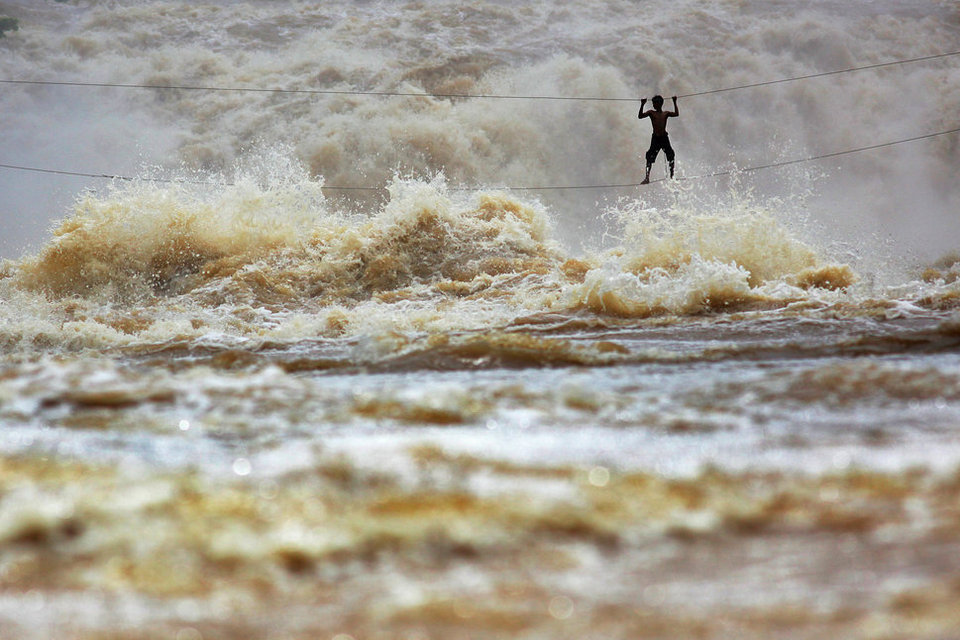 27_Most_Dangerous_Footpaths_Around_The_World_1